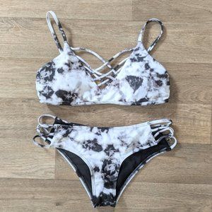 NWOT Hollister Strappy Cheeky Tie Dye Neutral Marbled Bikini Set Size Small
